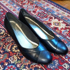 Soft Style by Hush Puppies women’s heel